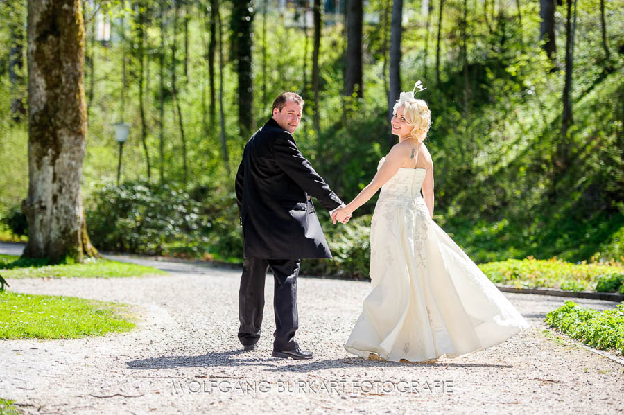 Hochzeitsfotograf Bad Tölz, Brautpaarfotografie im Kurpark