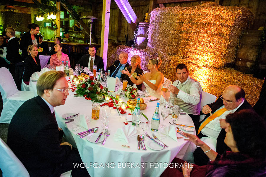 Hochzeitsfotograf aus München, Hochzeitsfeier in der Eventscheune Wallenburg