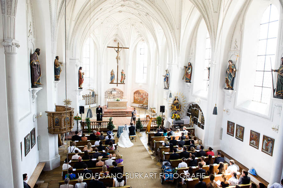 Hochzeit Fotograf München, Hochzeitsreportage Kirche in Aufkirchen