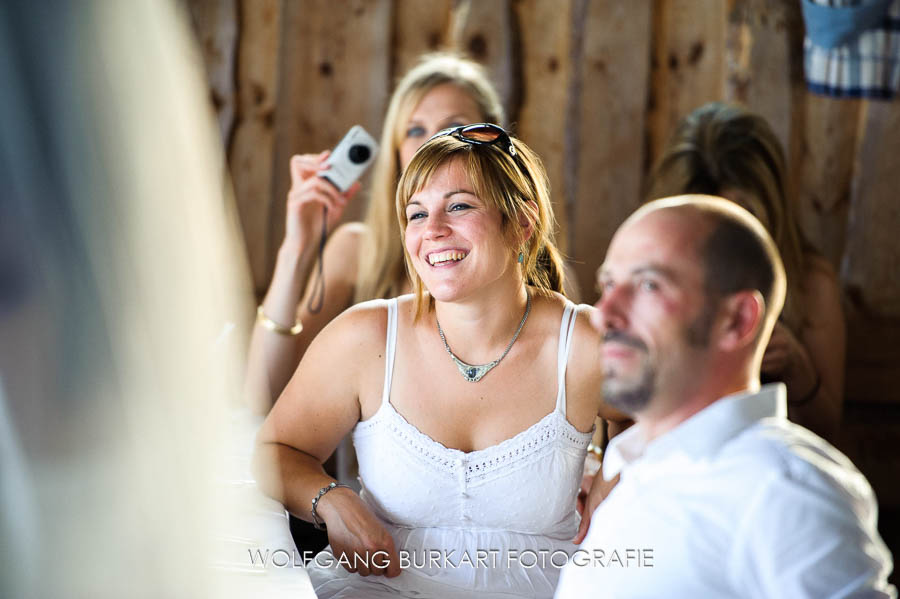 bester Hochzeitsfotograf München, Hochzeitsgast junge Frau