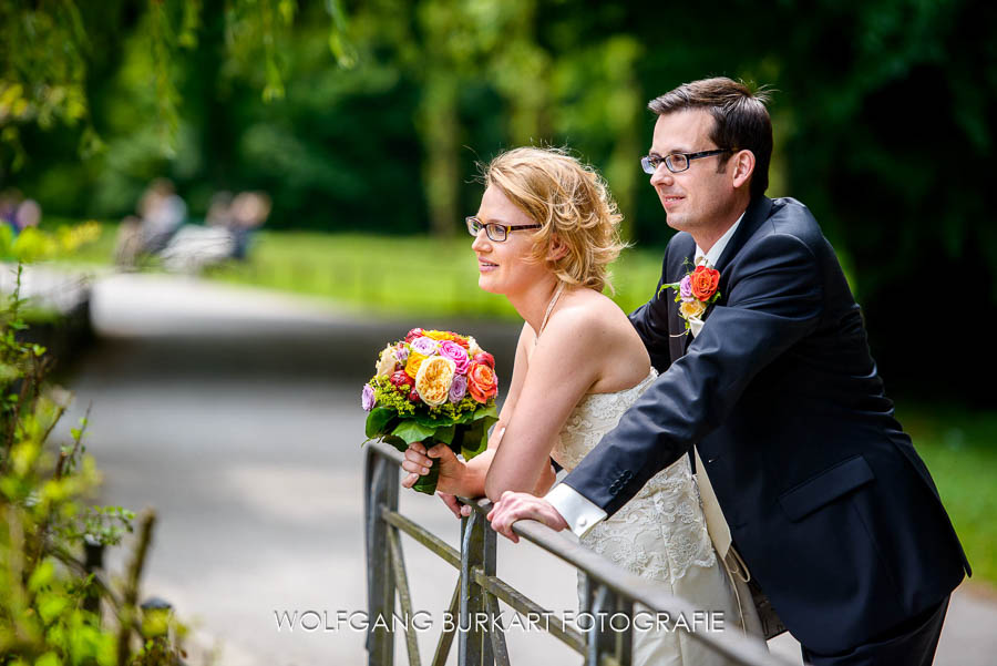 Hochzeitsfotograf München, Brautpaarfoto im Englischen Garten in Schwabing