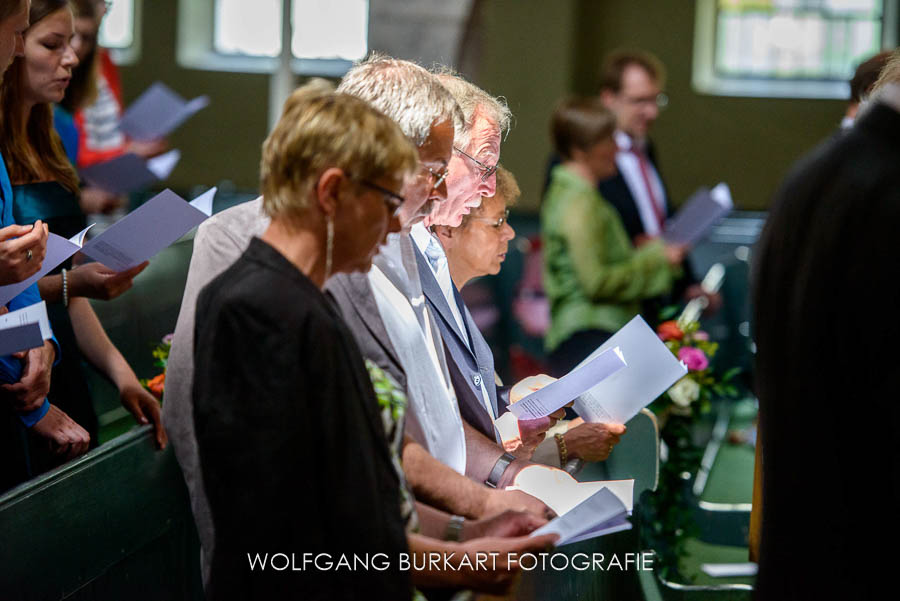 Hochzeit Fotograf München Schwabing, Gäste in der Kirche