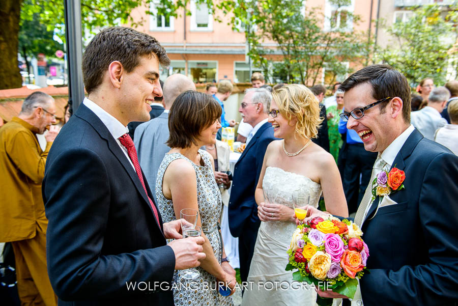 Hochzeit Fotograf München Schwabing, Brautpaar nach der Trauung