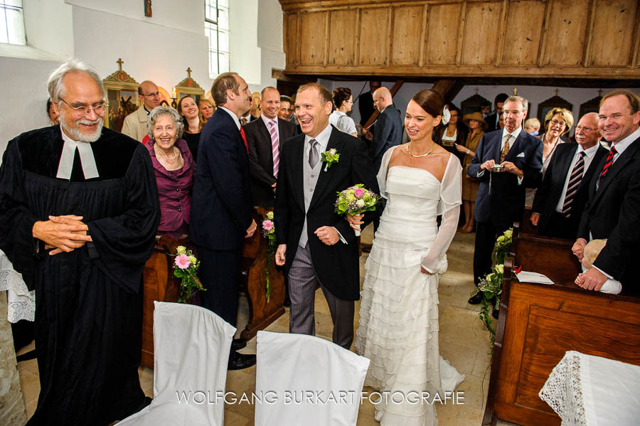 Hochzeit Foto-Reportage München, Einzug des Brautpaars zur Trauung