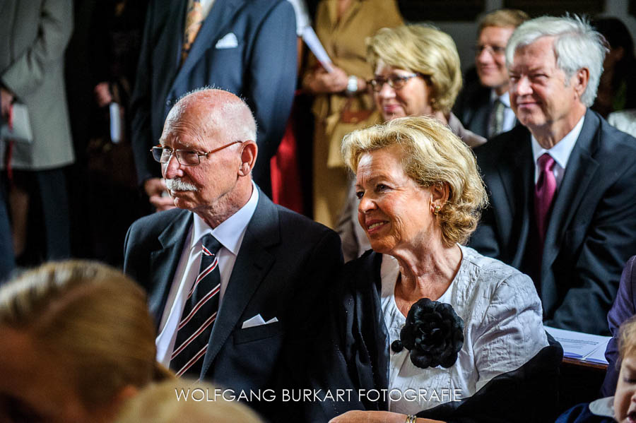 Hochzeit Foto-Reportage Eching, Gäste bei der Trauung