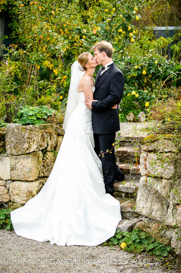 Hochzeit Fotograf Unterhaching, Brautpaarfoto in der Alten Gärtnerei