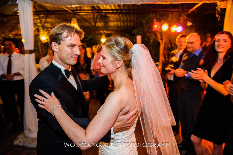 Hochzeitsfotograf München, Brautwalzer in der Alten Gärtnerei in Taufkirchen