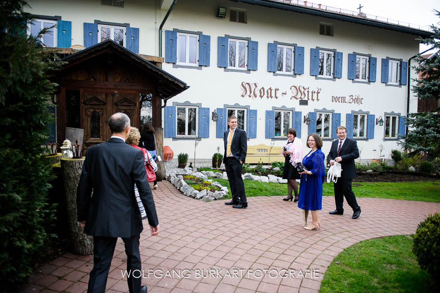 sehr guter Hochzeitsfotograf Bad Tölz, Location Moarwirt