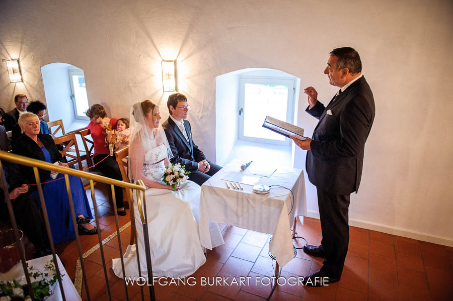 Hochzeitsfotograf München Obermenzing, Trauung mit freiem Trauredner