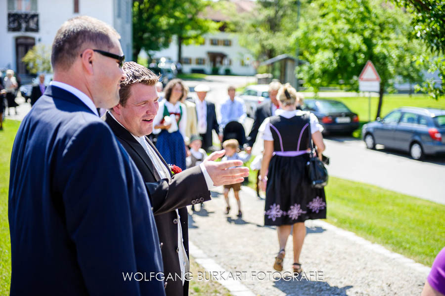 Hochzeits-Fotograf Bayern, Bräutigam wartet auf die Braut