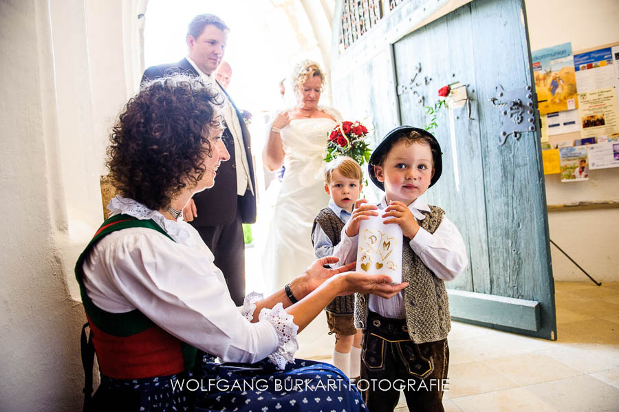Hochzeitsfotograf Tegernsee, Einzug des Brautpaars