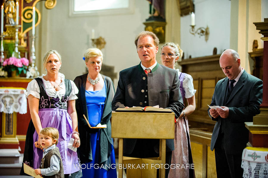 Hochzeitsfotograf Tegernsee, Fürbitten bei der kirchlichen Trauung