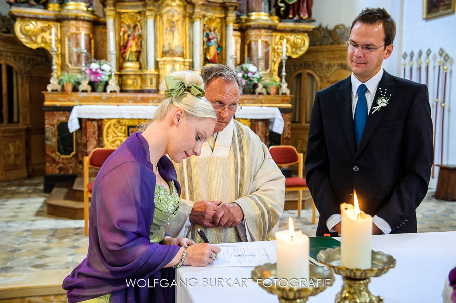 Hochzeitsfotograf Chiemsee, Trauzeugen bei der kirchlichen Trauung