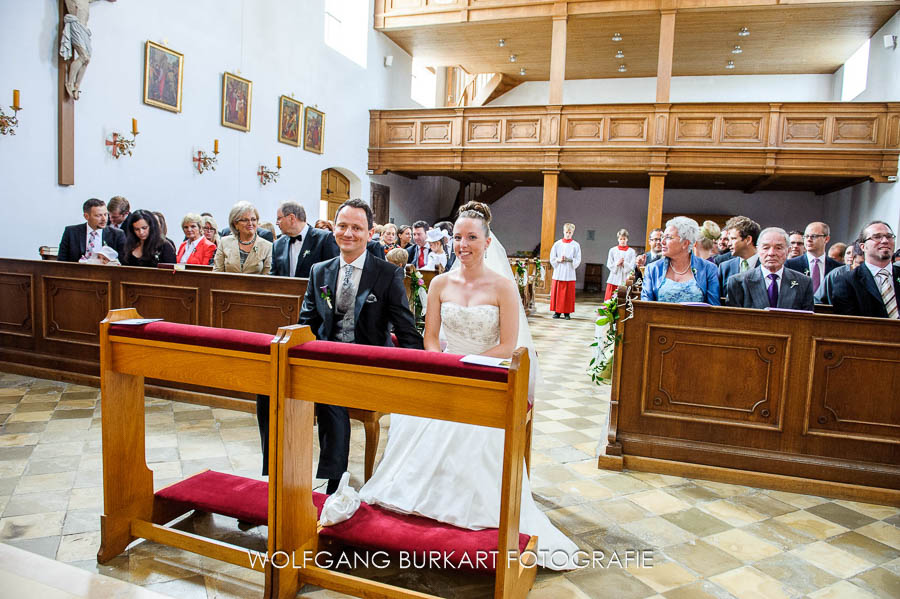 Hochzeitsfotograf Chiemgau, Brautpaar bei der kirchlichen Trauung